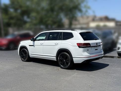 Certified 2023 Volkswagen Atlas SEL R-Line AWD/4WD image 5