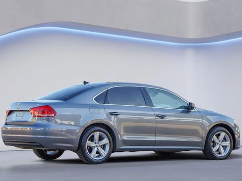 Used 2015 Volkswagen Passat 1.8T S image 10