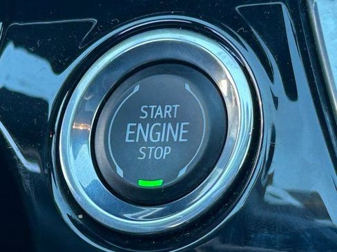 Used 2024 Chevrolet Trax RS w/ Driver Confidence Package image 17