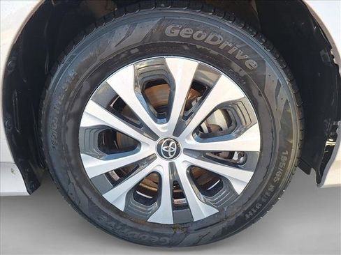 Certified 2020 Toyota Prius Prime LE image 17