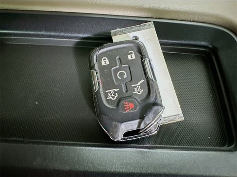 Used 2020 GMC Yukon SLT w/ HD Trailering Package image 42