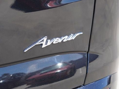 Used 2023 Buick Enclave Avenir w/ Avenir Technology Package FWD image 11