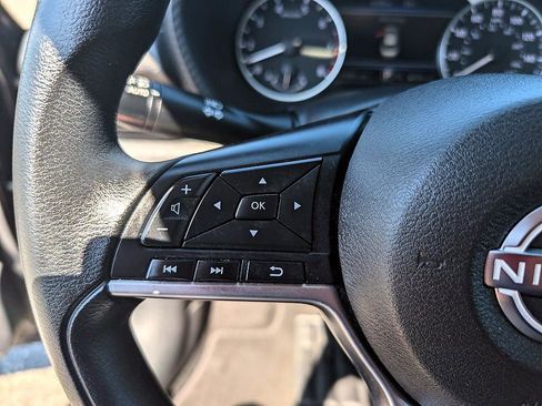 Used 2025 Nissan Sentra SV FWD image 19