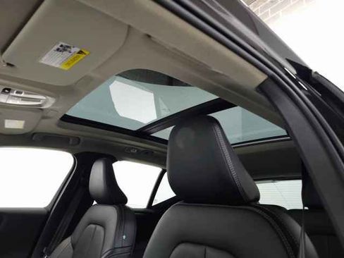 Certified 2023 Volvo XC40 B5 Plus w/ Protection Package Premier image 20