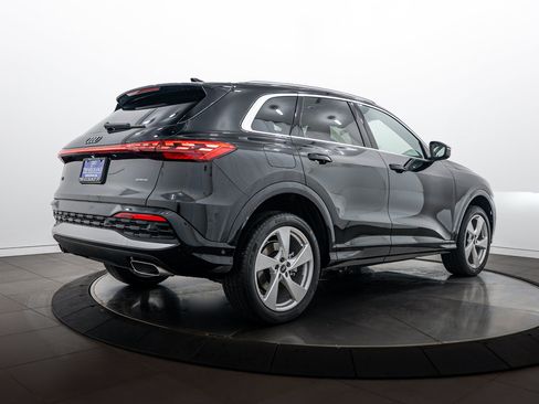 Used 2025 Audi Q5 Premium Plus w/ Premium Plus AWD/4WD image 4
