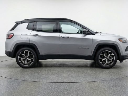 Used 2025 Jeep Compass Limited AWD/4WD image 11