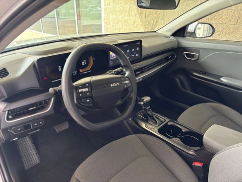 Used 2025 Kia K4 FWD image 34