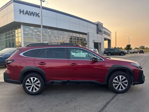 Used 2024 Subaru Outback Premium w/ Popular Package #1A AWD/4WD image 3