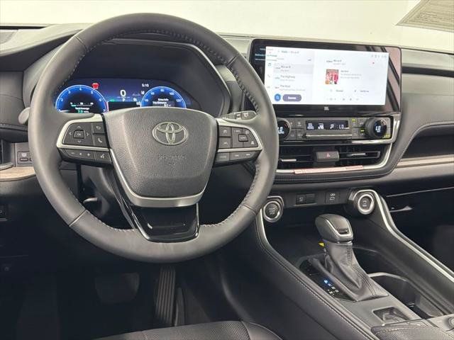 Certified 2026 Toyota Grand Highlander FWD image 37