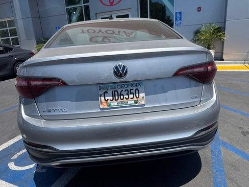 Used 2024 Volkswagen Jetta SE FWD image 5