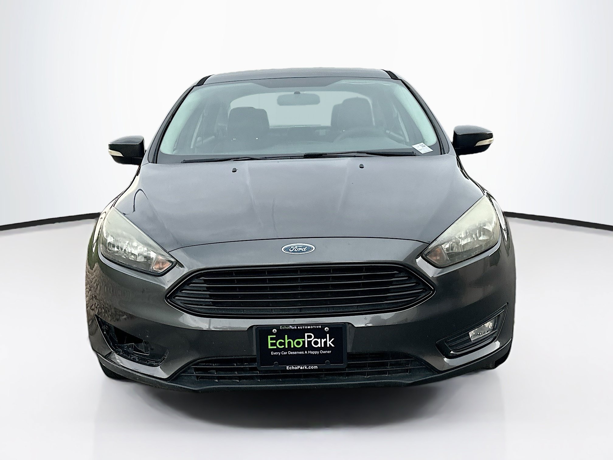 Used 2017 Ford Focus SE FWD image 2