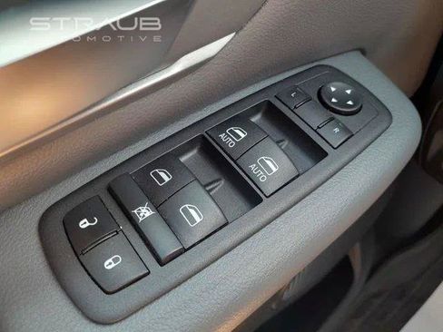 Used 2022 RAM 1500 Big Horn AWD/4WD image 35
