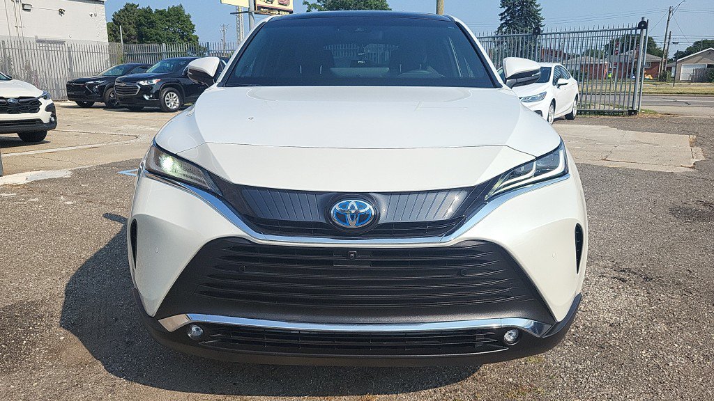 Used 2024 Toyota Venza Limited AWD/4WD image 3