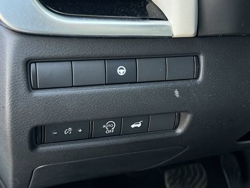 Certified 2025 Nissan Rogue SL FWD image 13