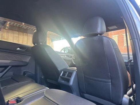 Used 2022 Volkswagen Atlas Cross Sport SE image 12