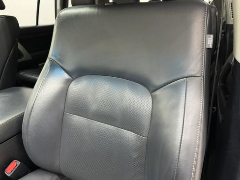 Used 2018 Toyota Land Cruiser AWD/4WD image 38