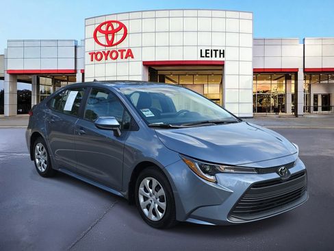 Used 2026 Toyota Corolla LE image 3