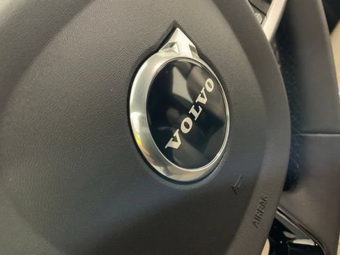 Certified 2025 Volvo XC90 B6 Ultra w/ Protection Package Premier AWD/4WD image 46