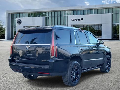 Used 2015 Cadillac Escalade Premium image 4