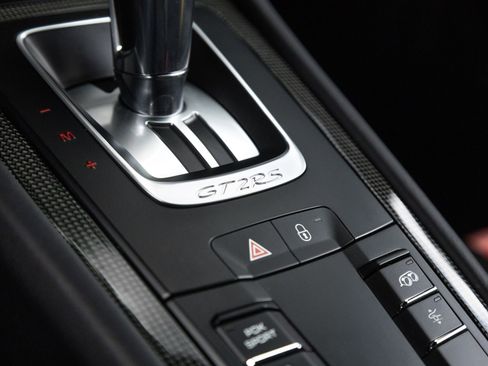 Certified 2018 Porsche 911 GT2 RS RWD image 29