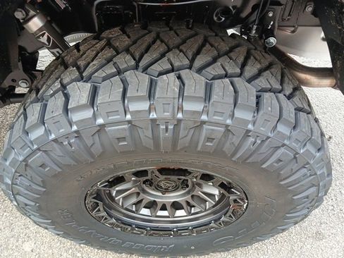 New 2025 Jeep Gladiator Sport image 16