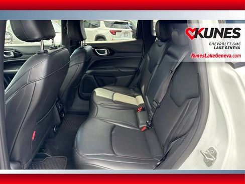 Used 2025 Jeep Compass Trailhawk AWD/4WD image 15