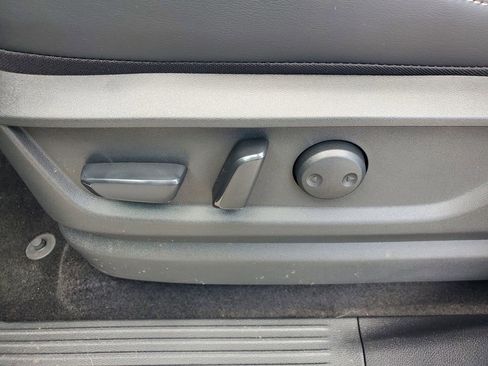Used 2025 Nissan Armada SL w/ Captain's Chari Seat Package AWD/4WD image 8