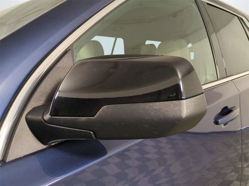 Used 2022 Chevrolet Traverse LS FWD image 12