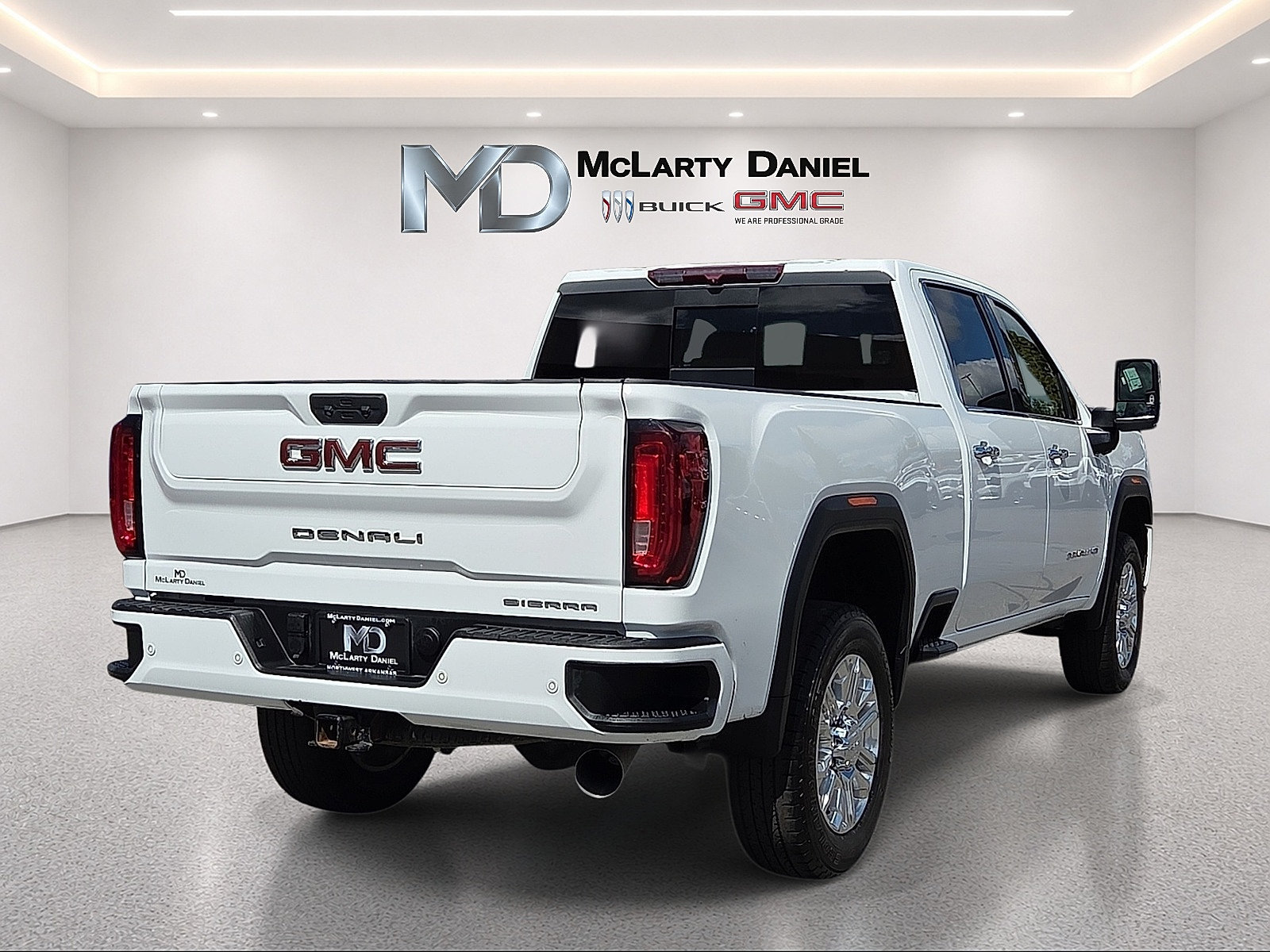 Used 2023 GMC Sierra 3500 Denali AWD/4WD image 5