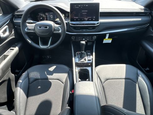 New 2026 Jeep Compass Latitude image 23