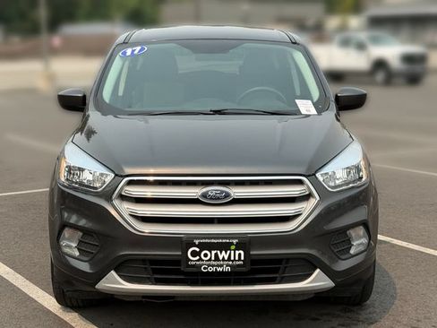 Used 2017 Ford Escape SE AWD/4WD image 6