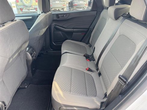 Used 2022 Ford Escape SE image 9