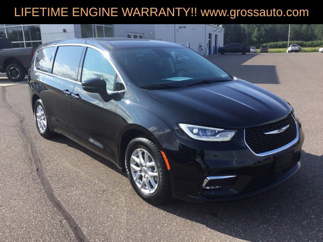 Certified 2024 Chrysler Pacifica Touring-L FWD image 2