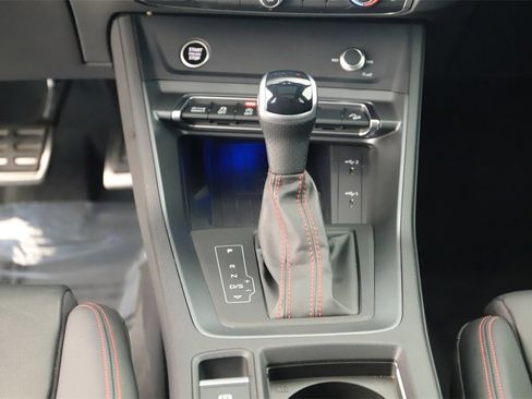 Certified 2025 Audi Q3 2.0T Premium Plus w/ Premium Plus Package image 21