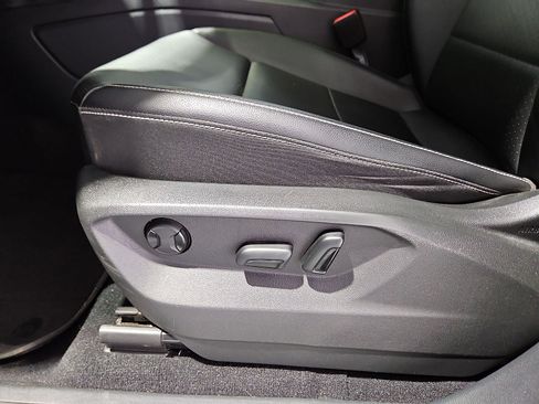 Certified 2023 Volkswagen Atlas SE FWD image 17