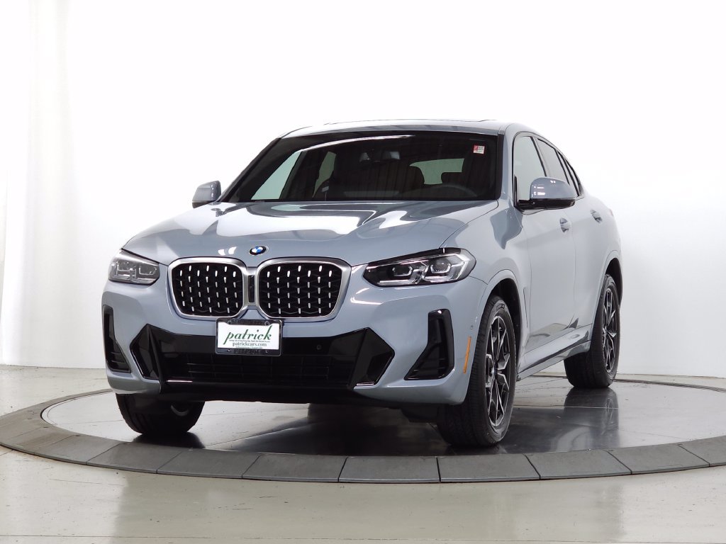 Used 2025 BMW X4 xDrive30i w/ M Sport Package AWD/4WD image 4
