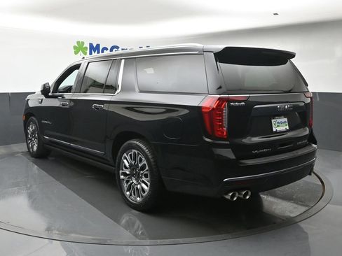 Used 2023 GMC Yukon XL Denali Ultimate w/ LPO, Floor Liner Package AWD/4WD image 30