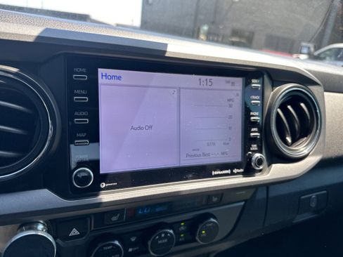 Used 2021 Toyota Tacoma TRD Off-Road AWD/4WD image 13
