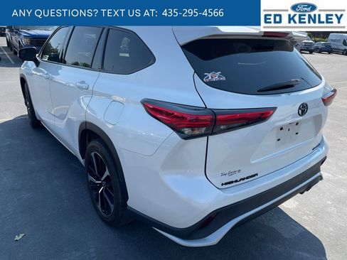 Used 2021 Toyota Highlander XSE AWD/4WD image 3