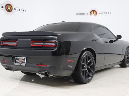 Used 2022 Dodge Challenger R/T w/ Blacktop Package image 3