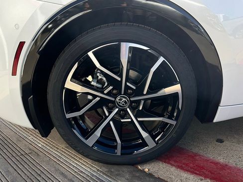 New 2026 Toyota Prius Plug-In Hybrid image 9