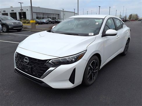 Used 2024 Nissan Sentra SV image 3