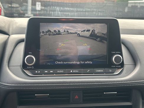Used 2025 Nissan Rogue SV AWD/4WD image 31