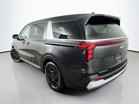 Certified 2026 Kia Carnival FWD image 5