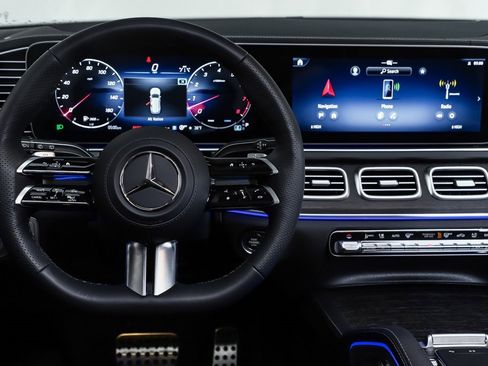 New 2026 Mercedes-Benz GLS 450 4MATIC image 16