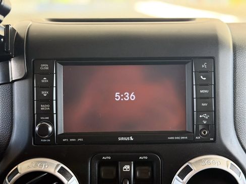 Used 2011 Jeep Wrangler Unlimited Rubicon w/ Dual Top Group AWD/4WD image 31