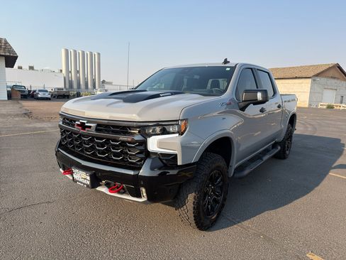 Used 2025 Chevrolet Silverado 1500 ZR2 w/ Technology Package AWD/4WD image 11
