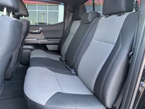 Used 2023 Toyota Tacoma TRD Off-Road image 29