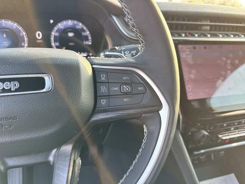 New 2025 Jeep Grand Cherokee L Limited w/ Luxury Tech Group II RWD image 27