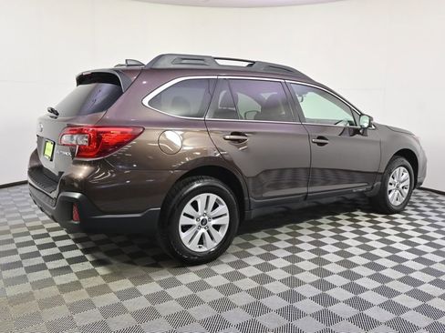 Used 2019 Subaru Outback 2.5i Premium AWD/4WD image 7